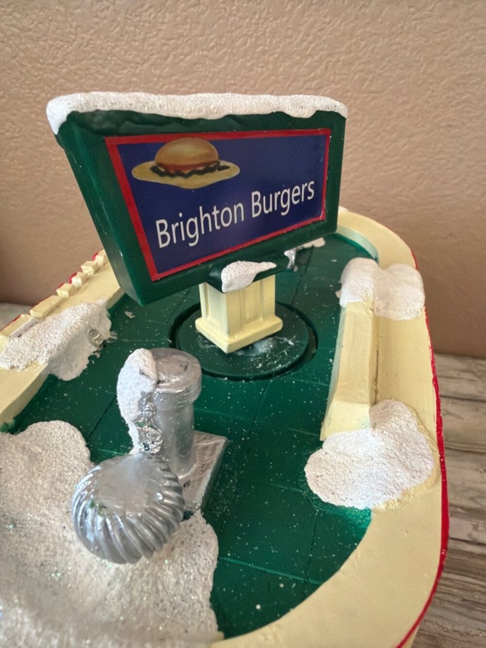 2022 Carole Towne Brighton Burgers Diner 2022 LED Musical Animated Village w/Box - Picture 12 of 17
